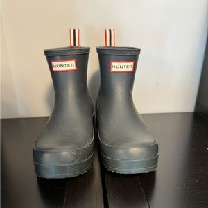 Play Short grey hunter rain boots women’s size 9